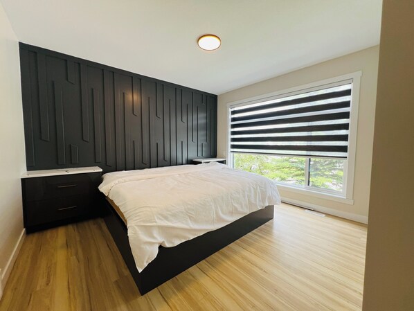 4 bedrooms, bed sheets