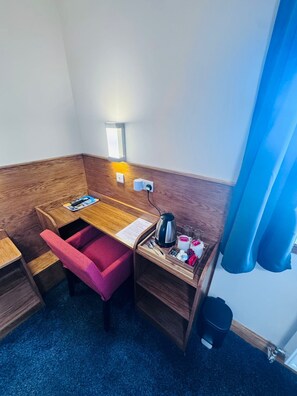Classic Double Room | Free WiFi - Bank House (Inverness)