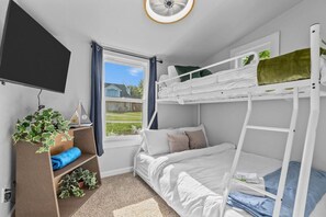 2 bedrooms, desk, iron/ironing board, travel cot
