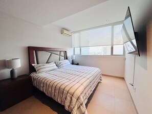 3 habitaciones, tabla de planchar con plancha, wifi y ropa de cama