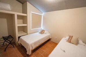 2 chambres, fer et planche à repasser, Wi-Fi, draps fournis