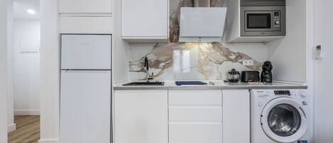 Microwave, dishwasher