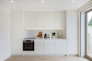 Geladeira, fogão, cooktop, lava-louças