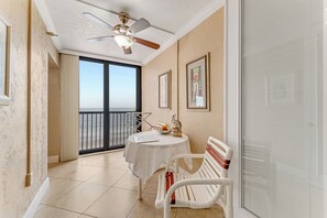 Dining - Wonderful, peaceful, beachfront 2 bed 2 bath condo (New Smyrna Beach)