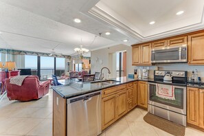 Private kitchen - Wonderful, peaceful, beachfront 2 bed 2 bath condo (New Smyrna Beach)