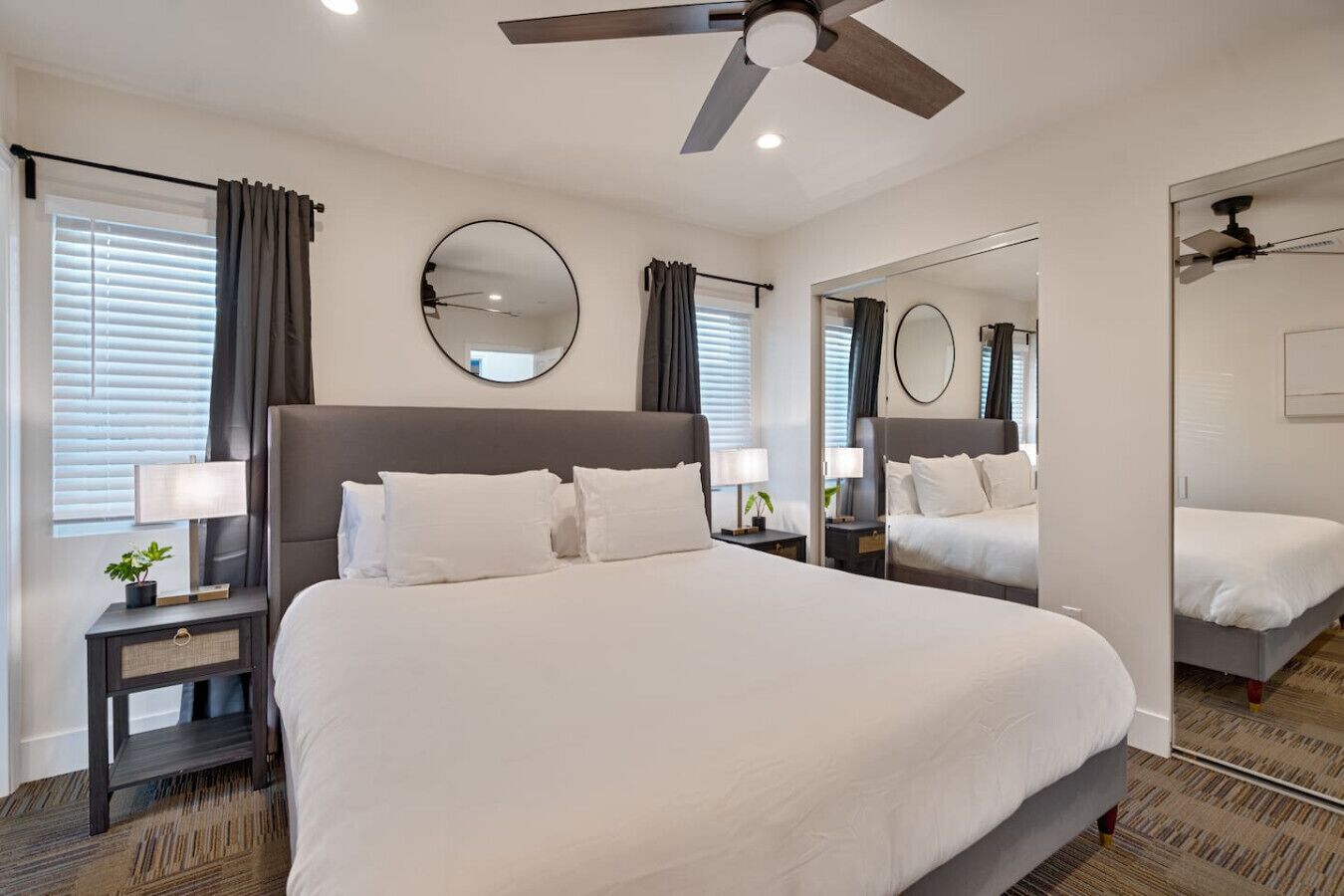 3 bedrooms, desk, iron/ironing board, travel crib