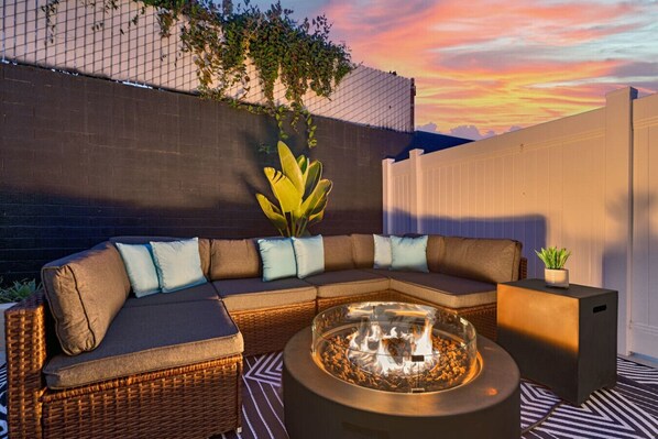 Terrace/patio - Lux 3BR w/ King Beds & Fire Pit (La Mesa)