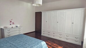 2 chambres, bureau, fer et planche à repasser, Wi-Fi