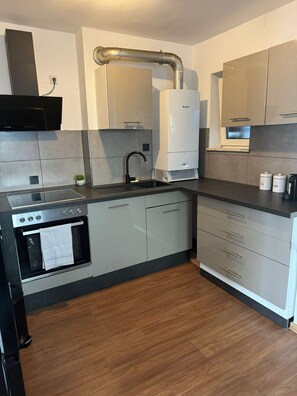 微波炉、烤箱、炉灶