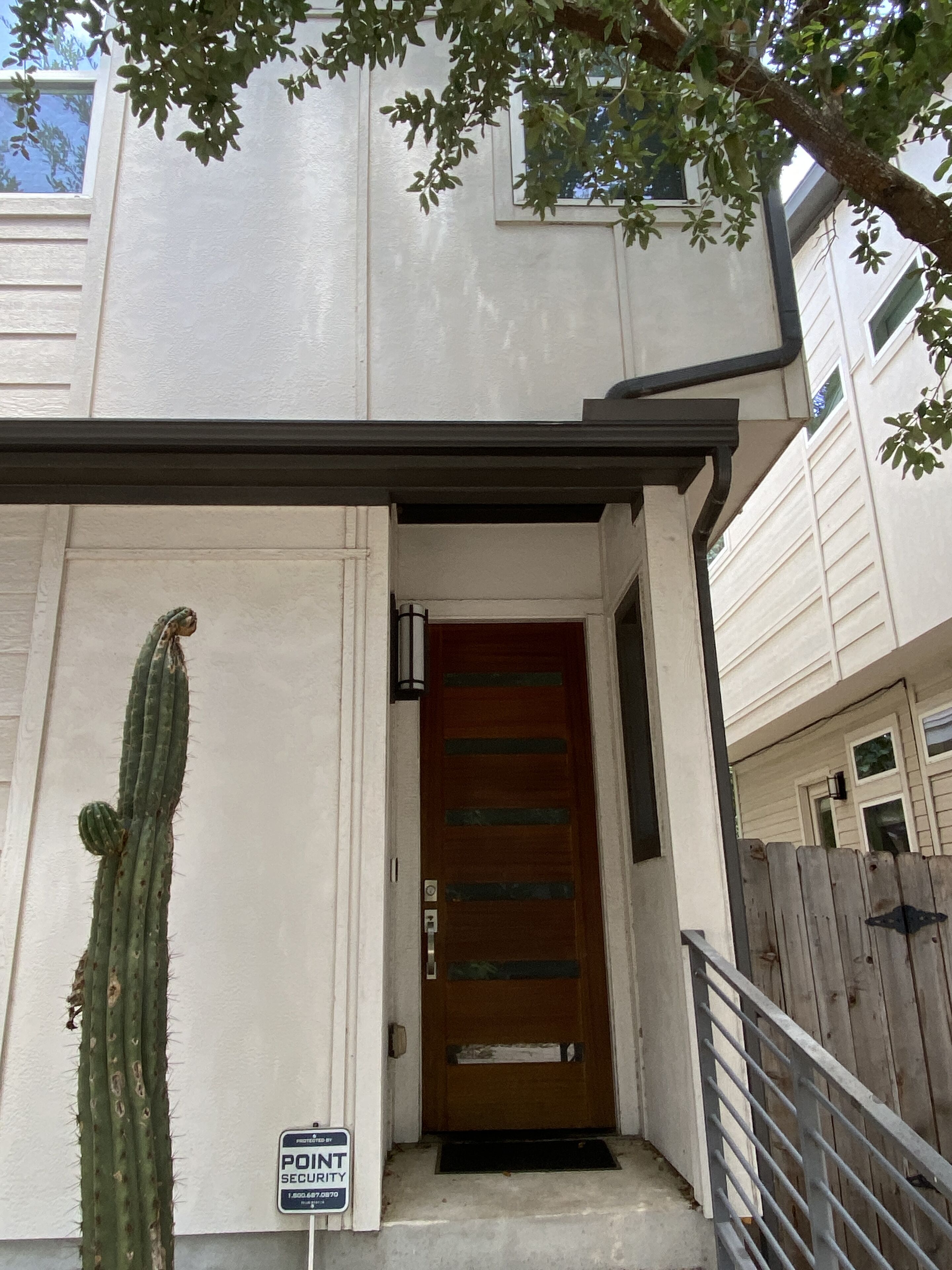 تفاصيل الفندق من الخارج