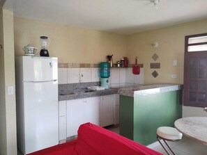 Oven, stovetop - Complete Apartment Tabuba Beach-5 minutes from Cumbuco Beach-Caucaia-Ceará (Tabuba Caucaia)