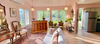 Dream house by a Pond, 3-bed home in Woodridge NY w/ WiFi, AC, embraced by trees