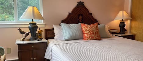 3 habitaciones, tabla de planchar con plancha, wifi y ropa de cama