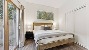 1 bedroom, desk, iron/ironing board, free WiFi