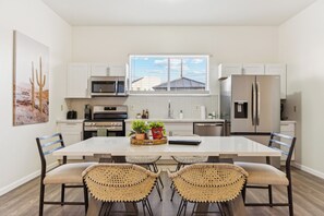 Dining - Relaxing Casita | Pool | Spa | Prime Location (Phoenix)