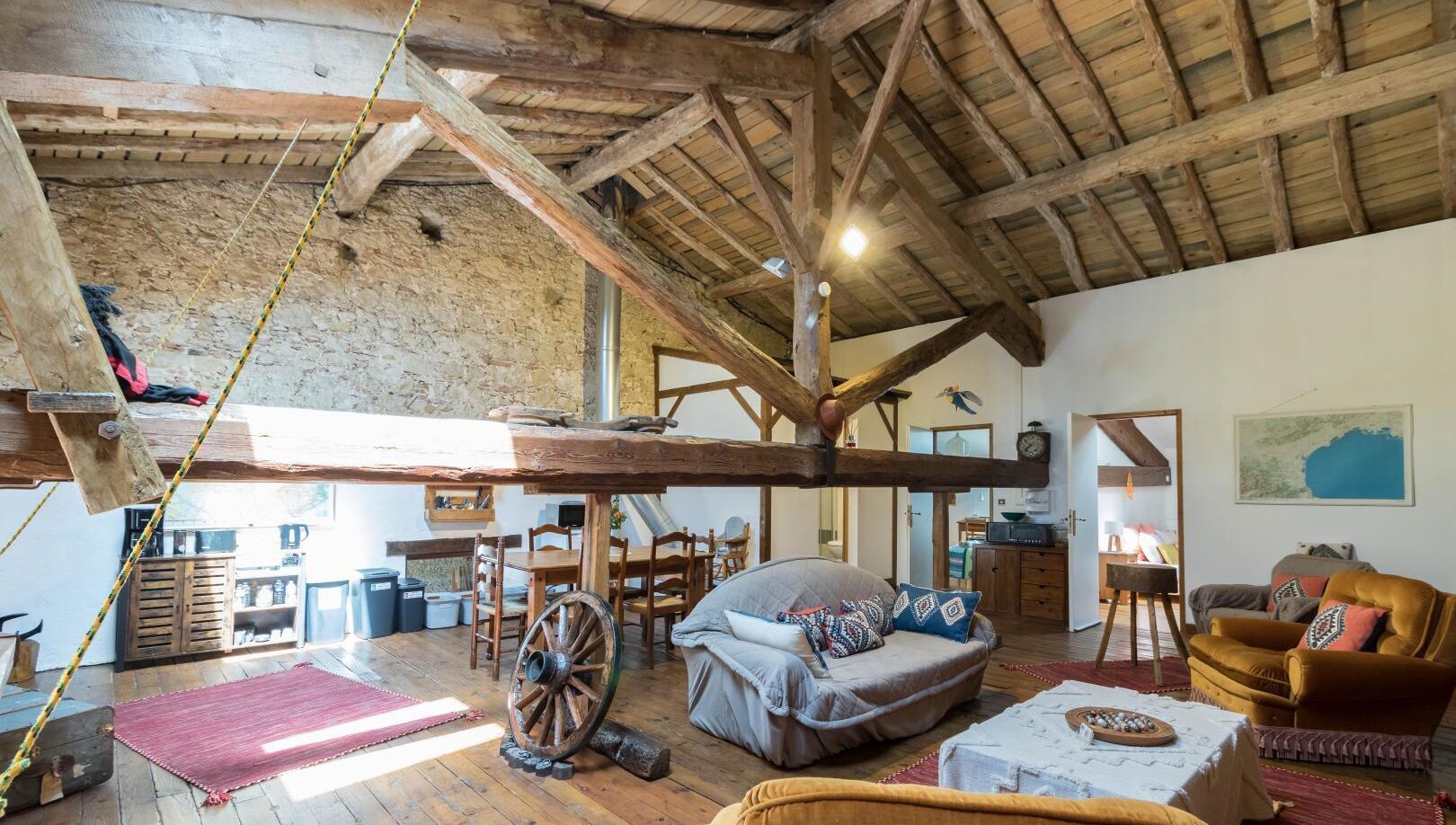 Télévision, cheminée