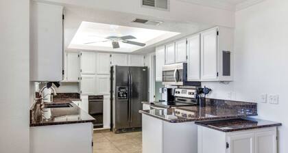 Havasu Coral Sun | Pool | Garage | RV Parking