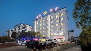 المنشأة من الخارج