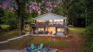 Interior - Lake Days by Avantstay Hot Tub + Firepit + Game Room & Private Dock Access (Sherrills Ford)