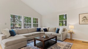 Interior - Lake Days by Avantstay Hot Tub + Firepit + Game Room & Private Dock Access (Sherrills Ford)