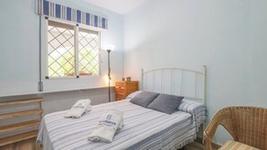 3 bedrooms, travel crib, WiFi