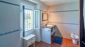 Shower - Cortijo  Rural Puerto Nuevo Archidona by Ruralidays (Málaga)