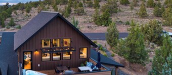Brasada Ranch Retreat w/ Hot Tub + Views Resort Access w/ Pools, Horseback Riding, Sports, and More Hat Rock Loop by Avantstay