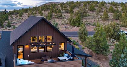 Hat Rock Loop by Avantstay Secluded Powell Butte Escape w/ Hot Tub & Views