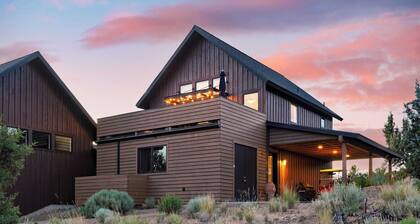 Brasada Ranch Retreat w/ Hot Tub + Views Resort Access w/ Pools, Horseback Riding, Sports, and More Hat Rock Loop by Avantstay