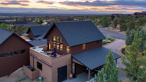 Brasada Ranch Retreat w/ Hot Tub + Views Resort Access w/ Pools, Horseback Riding, Sports, and More Hat Rock Loop by Avantstay