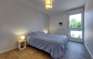 1 Schlafzimmer, Bügeleisen/Bügelbrett