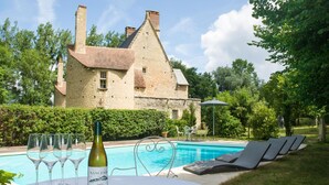 Unclassified image, 4 of 32, button - Gorgeous home in Guérigny (Guérigny)