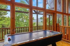 Spielezimmer