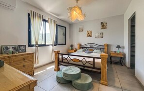 3 bedrooms, travel cot, free WiFi
