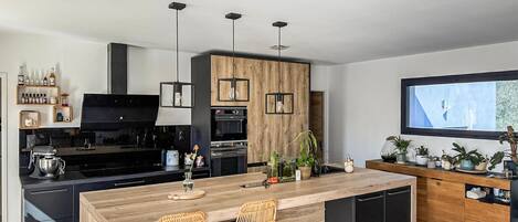 Frigorifero, forno, lavastoviglie