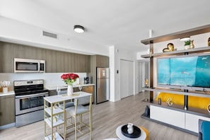 Fridge, microwave, oven, stovetop