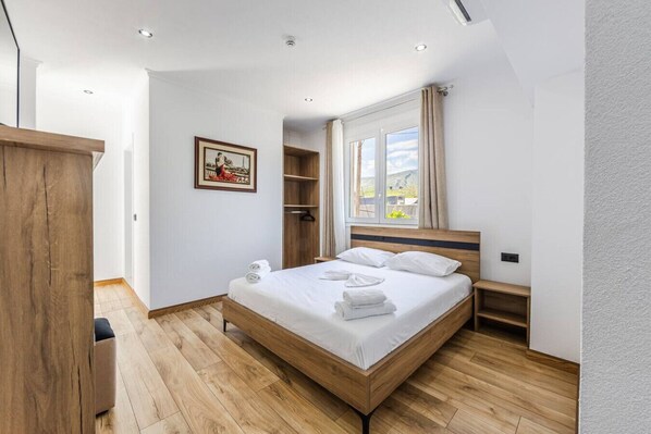 1 bedroom, free WiFi, bed sheets