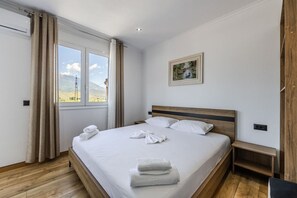 1 bedroom, free WiFi, bed sheets - Amazing Studio at Bliss House by PikHost (Gjirokastër)