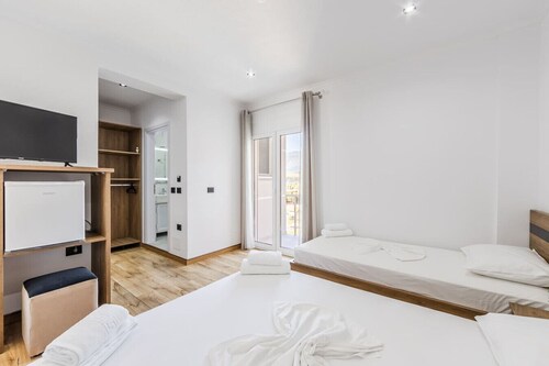 Bliss Triple Room by PikHost