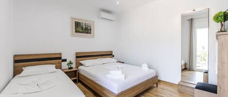 1 bedroom, free WiFi, bed sheets