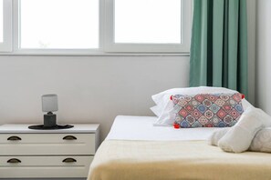 1 habitación, escritorio, tabla de planchar con plancha y wifi gratis 