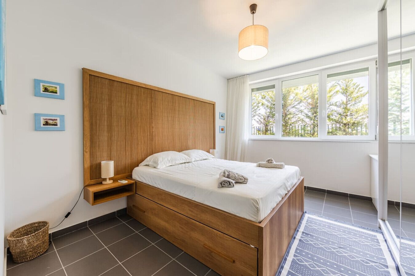 1 habitación, tabla de planchar con plancha, wifi y ropa de cama 