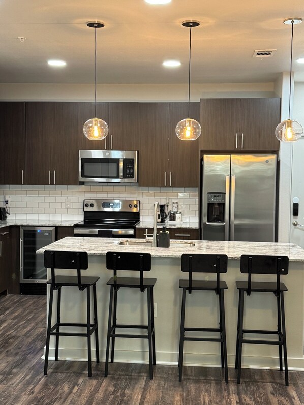 Fridge, microwave, oven, stovetop