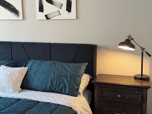 2 chambres, coffres-forts dans les chambres, bureau