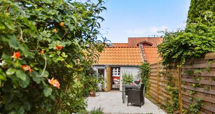 1 bedroom lovely home in Assens
