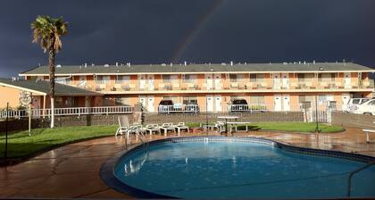 The River Inn and Suites