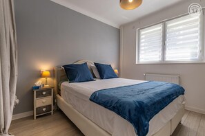 1 slaapkamer, een strijkplank/strijkijzer, gratis wifi, beddengoed