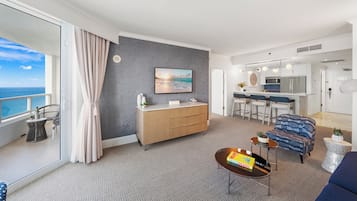 Room (Fontainebleau 3505) | Living area | Ping pong, books