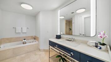 Room (Fontainebleau 3505) | Bathroom