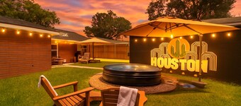 Texan Backyard Vibes l Cowboy Pool & BBQ l Pet-Friendly